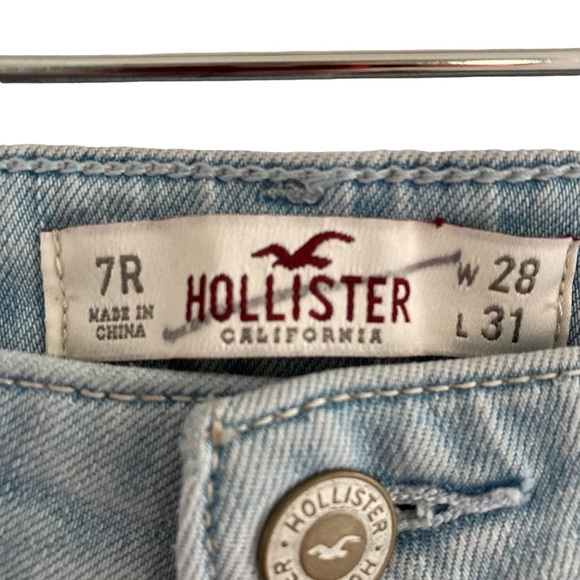 Hollister | Embroidered Distressed Jeans - Picture 8 of 13